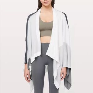 Lululemon Hatha Oversized Wrap in Nebula Raceway Gray White OS